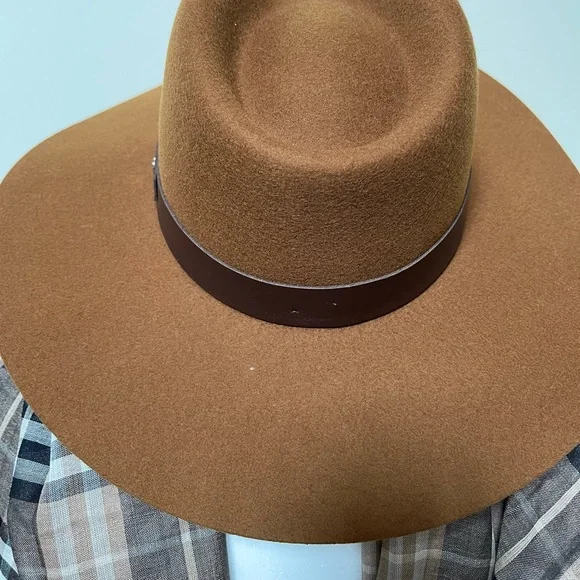 Hat - Picture 3 of 5